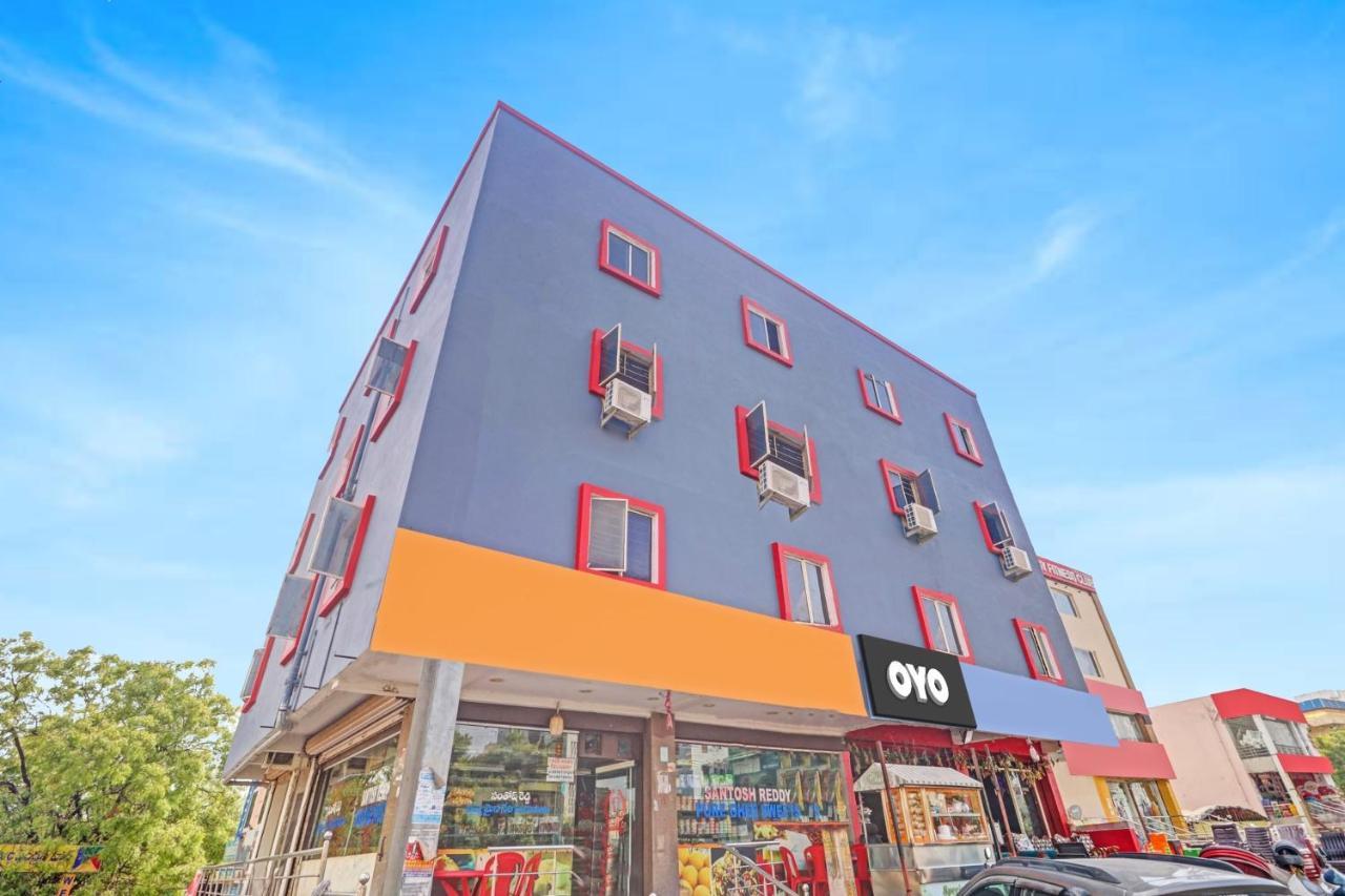 Hotel O R Square Bn Reddy Sururnagar Exteriör bild