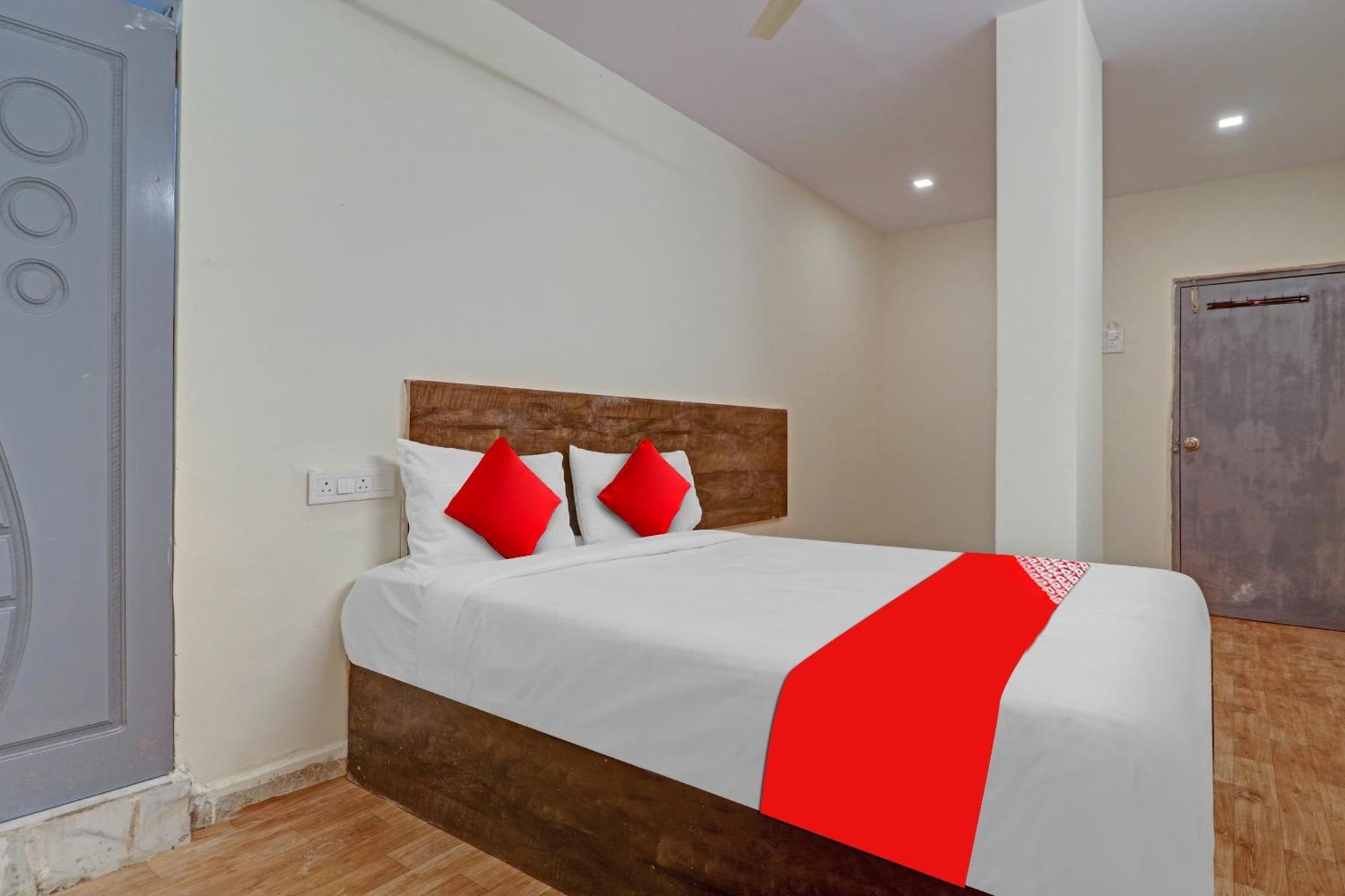 Hotel O R Square Bn Reddy Sururnagar Exteriör bild