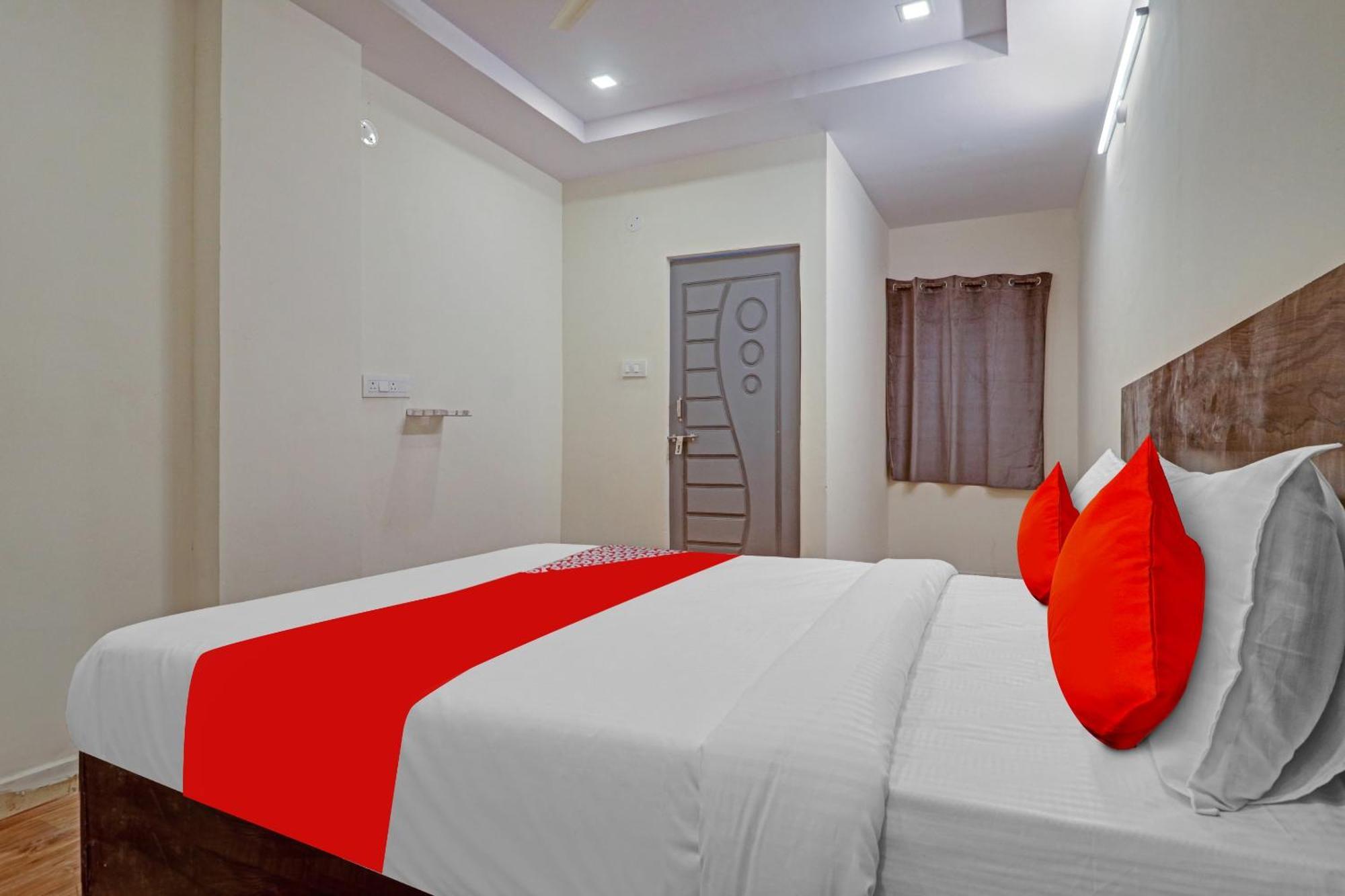 Hotel O R Square Bn Reddy Sururnagar Exteriör bild