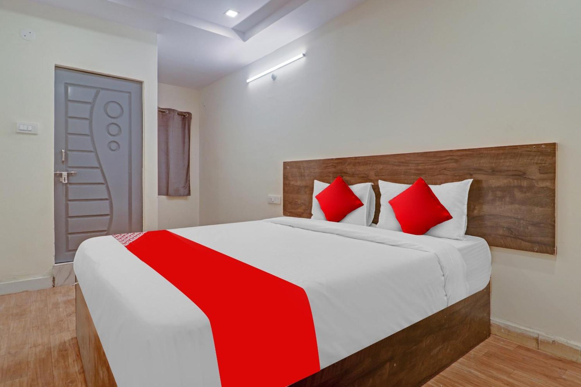 Hotel O R Square Bn Reddy Sururnagar Exteriör bild
