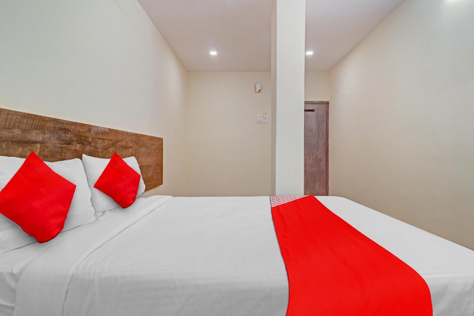 Hotel O R Square Bn Reddy Sururnagar Exteriör bild