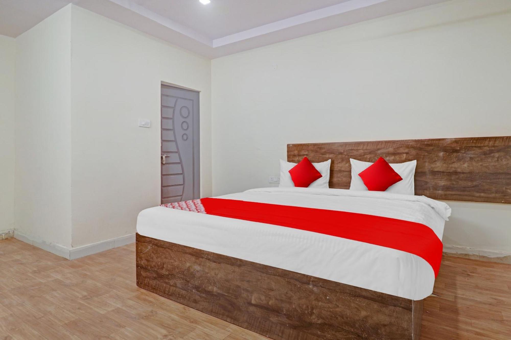 Hotel O R Square Bn Reddy Sururnagar Exteriör bild